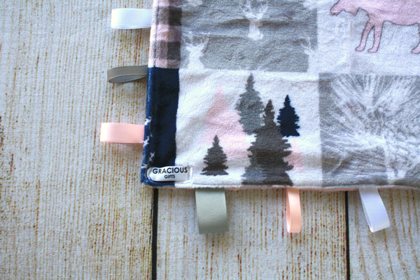 Cabin Pink Taggy Blanket