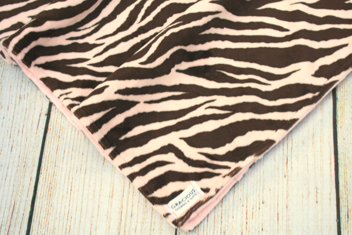 Zebra Blanket With Pink Trim Zebra Blanket With Pink Trim SISI