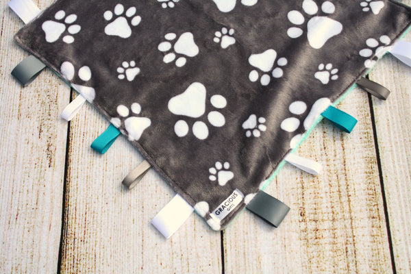 Paws Taggy Blanket